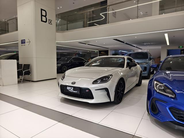 Toyota 86 2022 GR 86 2.4L manual basic type