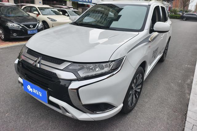 Outlander 2021 facelift 2.0L two-wheel drive version 5 seats