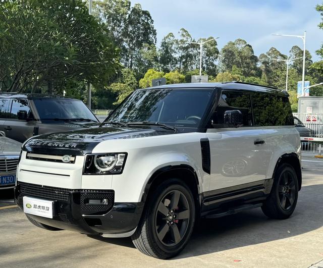 Defender 2023 90 2.0T P300 X-DYNAMIC HSE