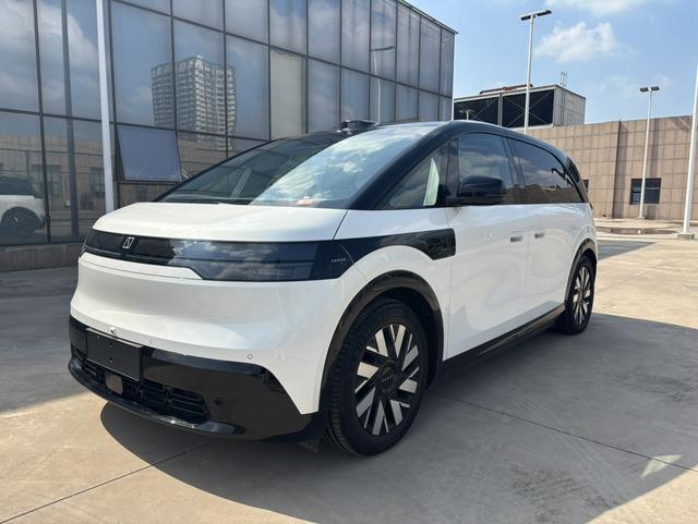 ZEEKR MIX 2025 102kWh long battery life Smart Driving version