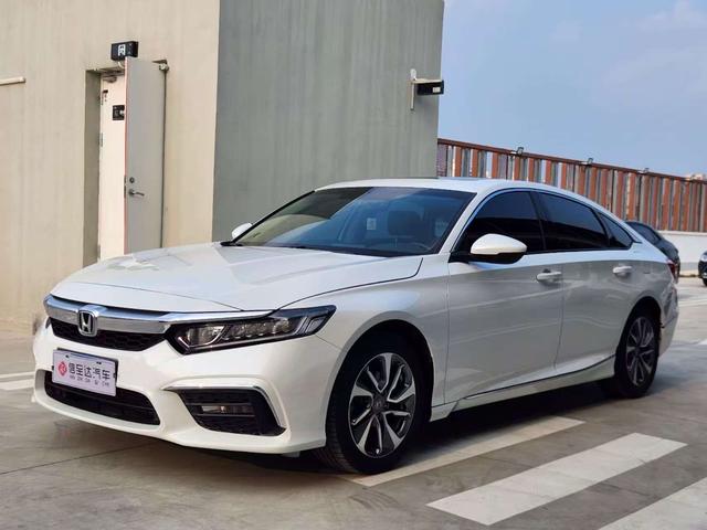 Insignia 2019 260TURBO Exquisite Edition National VI