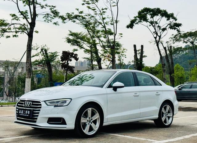 Audi A3 2019 Limousine 35 TFSI Style National V