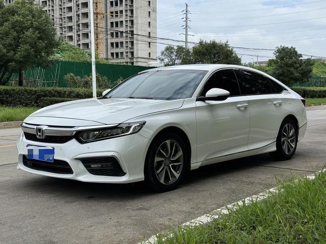 Insignia 2019 260TURBO Eskimo National V
