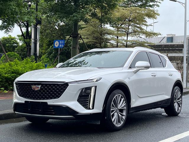 Cadillac GT4 2023 25T Premium