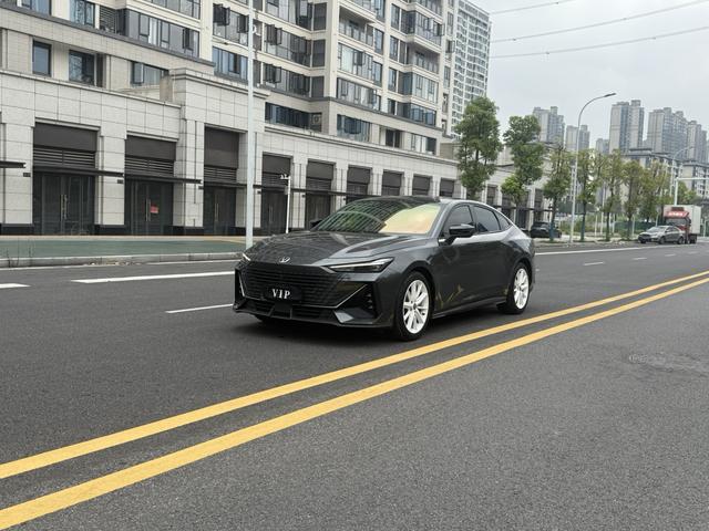 Changan UNI-V Model 2023 1.5T Premium