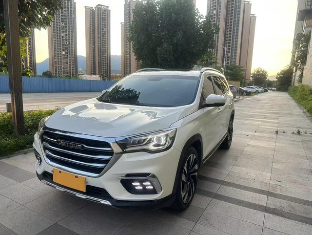 Jietu X90 2019 model 1.5T automatic smart enjoyment type 6-seater country V