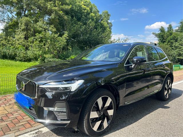Volvo XC60 PHEV 2025 T8 four-wheel drive long battery life Zhiya Deluxe Edition