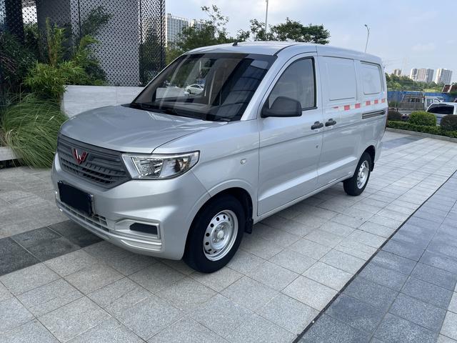 Wuling Hongguang V 2021 1.5L manual version of the window sealing car