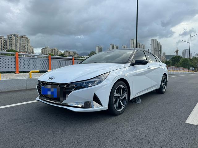 Elantra 2022 1.5L CVT LUX Premium