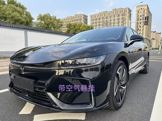Lantu Chasing Light EV 2023 580km Standard Edition