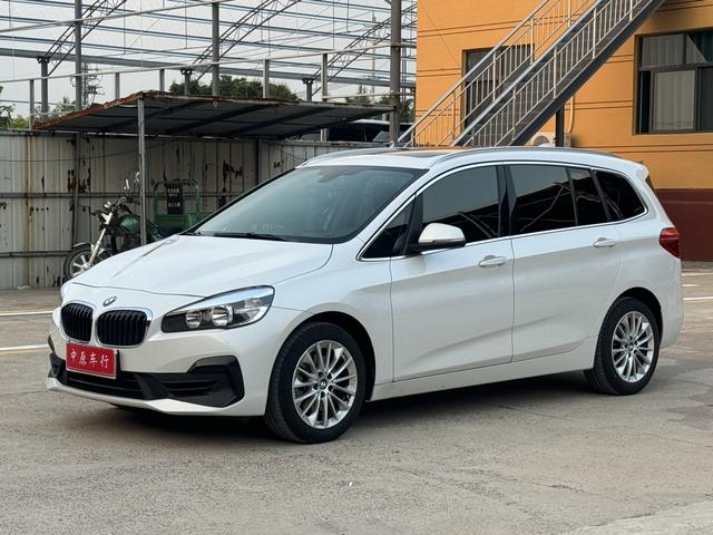BMW 2 Series Utility Wagon 2018 220i Leader