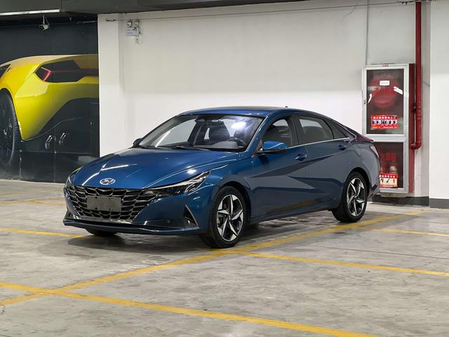 Elantra 2022 1.5L CVT LUX Premium