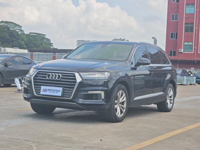 Audi Q7 PHEV 2019 model 55 e-tron