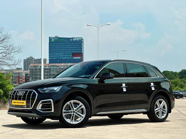 Audi Q5L 2022 40T Style and Elegance