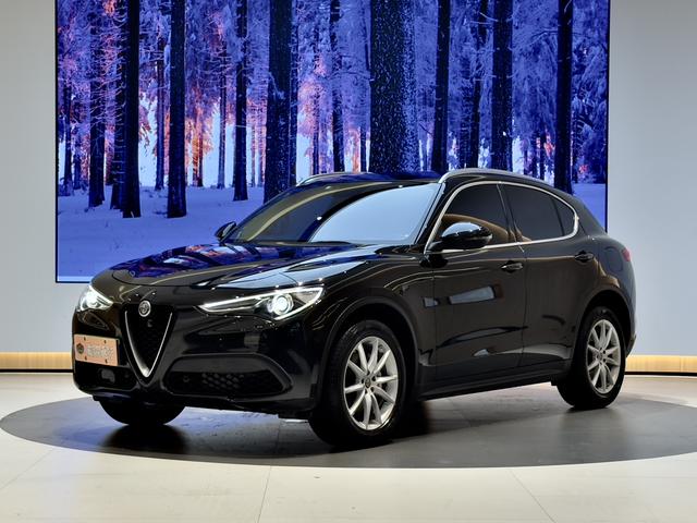 Stelvio Steinway 2017 2.0T 200HP Luxury Edition