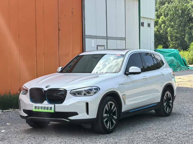 BMW iX3 2021 Leader
