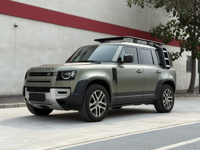 Defender 2022 110 P400 Dark Special Edition