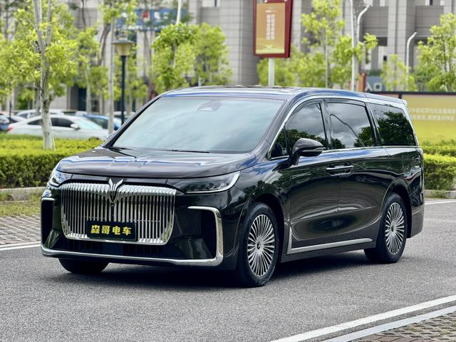 Lantu Dreamer PHEV 2025 Four-wheel drive Premium Kunpeng Edition