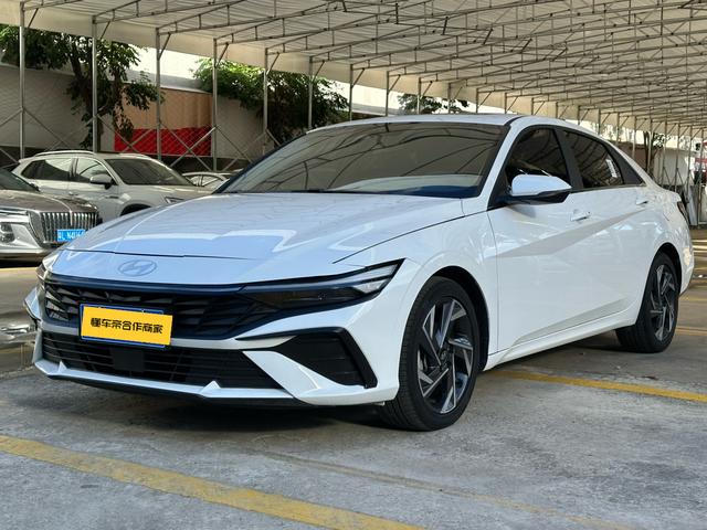 Elantra 2023 1.5L CVT LUX Premium