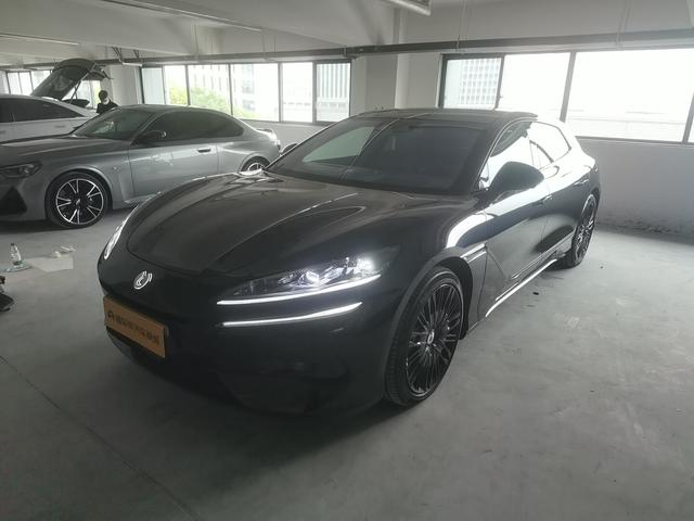 Denza Z9GT DM 2024 1100 four-wheel drive Ultra version