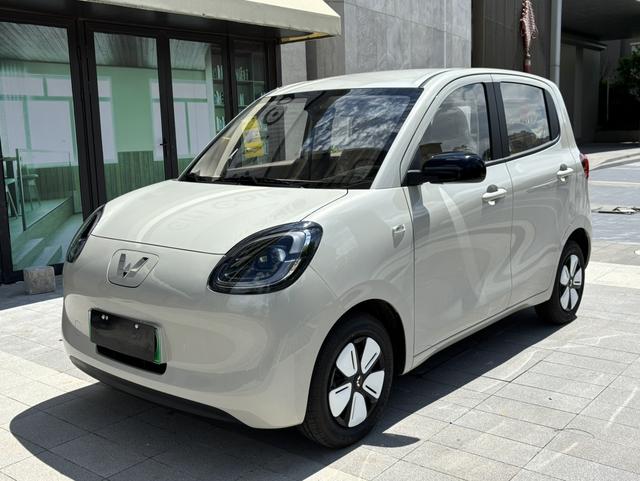 Wuling Hongguang MINIEV 2025 model 205km lithium iron phosphate four-door version advanced model