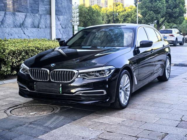 BMW 5 Series PHEV 2019 530Le Luxury Package