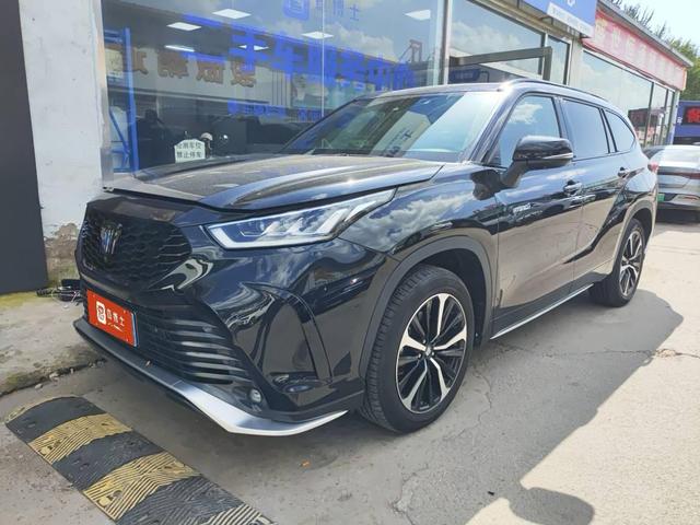 Crown Land Release 2022 2.5L HEV 4WD Signature Edition