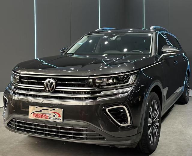 Range Rover 2023 330TSI 2WD Luxury Cruise Edition