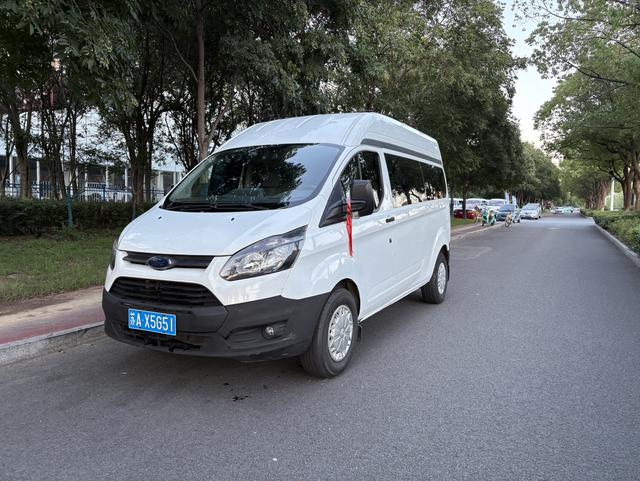 Transit 2017 2.0T Diesel Utility Commercial Vehicle Medium Axle Medium Roof National V