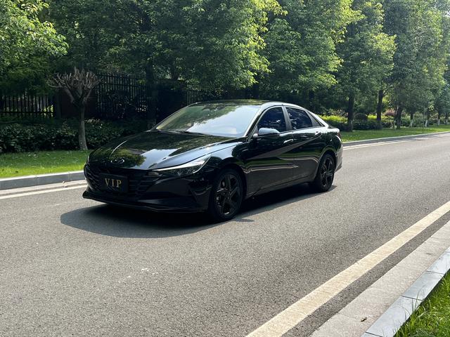 Elantra 2022 1.5L CVT LUX Black Knight Limited Edition