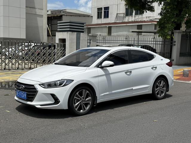 Leading the 2018 1.6L automatic 15th Anniversary Special Edition