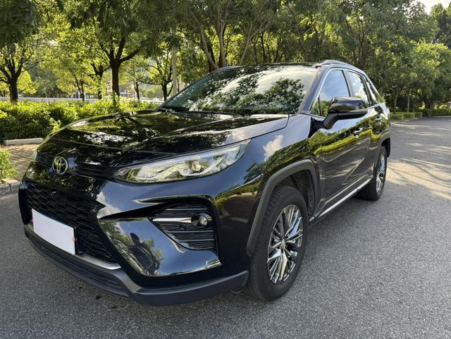 Veranda 2023 2.0L 2WD Luxury PLUS Edition