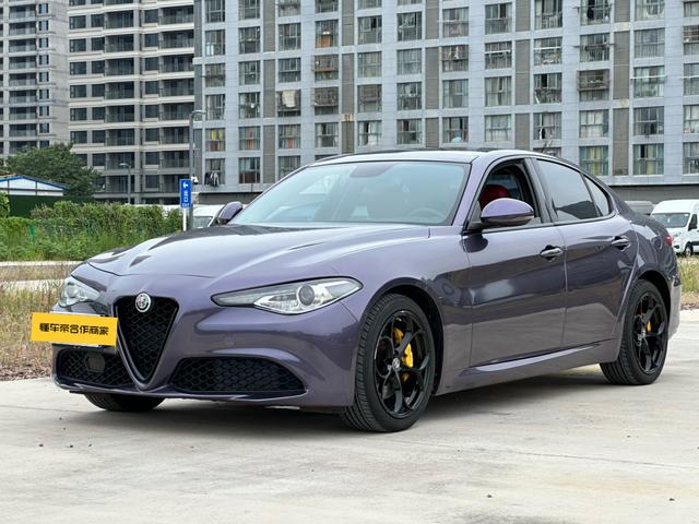 Giulia Giulia 2019 2.0T 280HP Black Package Black Label Limited Edition
