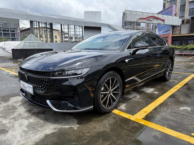 Arcturus Chase PHEV 2024 Ultra Long Range 4WD Executive Edition