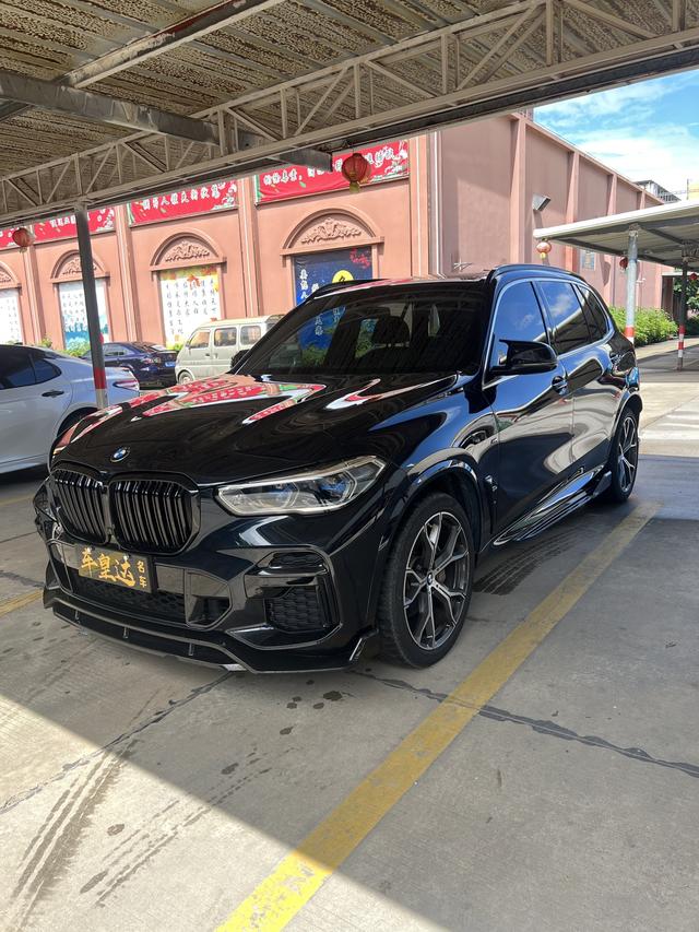 BMW X5 2022 xDrive 40Li M Sport Package