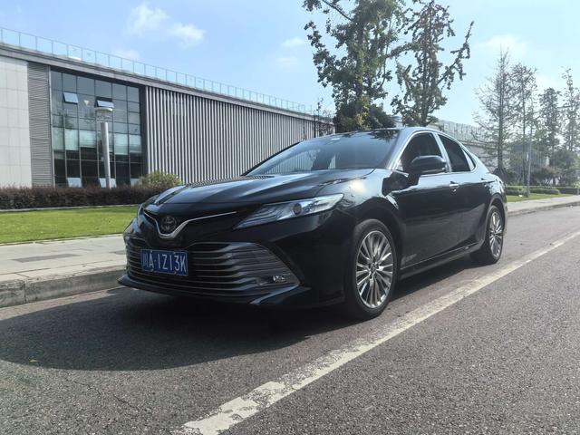 Camry 2019 Modified Twin Engine 2.5HG Luxury Edition