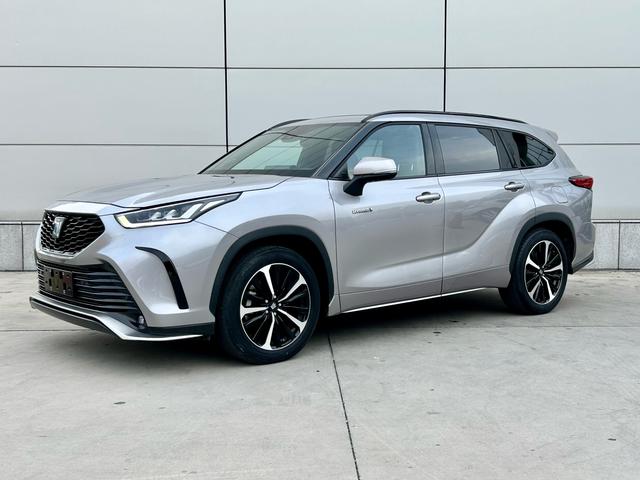 Crown Land Release 2022 2.5L HEV 4WD Signature Edition