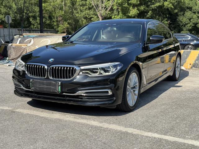 BMW 5 Series PHEV 2019 Modified 530Le Luxury Package