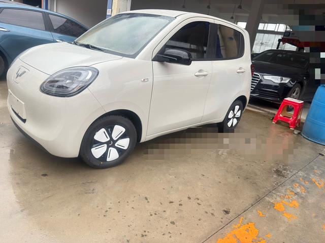 Wuling Hongguang MINIEV 2025 model 205km lithium iron phosphate four-door version advanced model