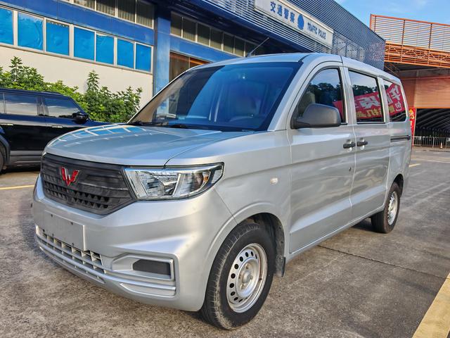 Wuling Hongguang V 2021 1.5L Manual Version