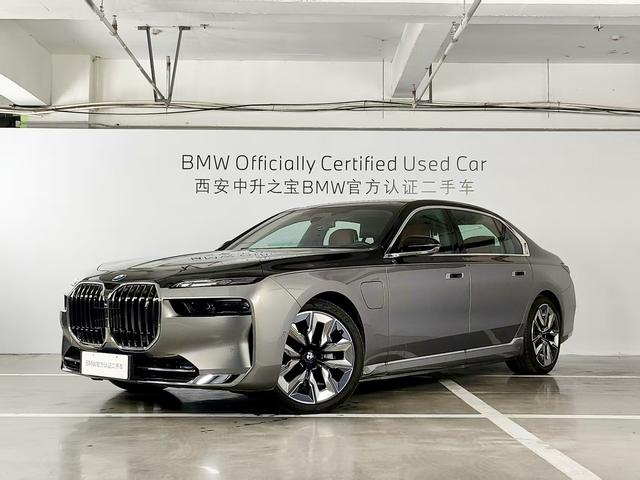 BMW i7 2023 eDrive50L Exclusive M sports Suit