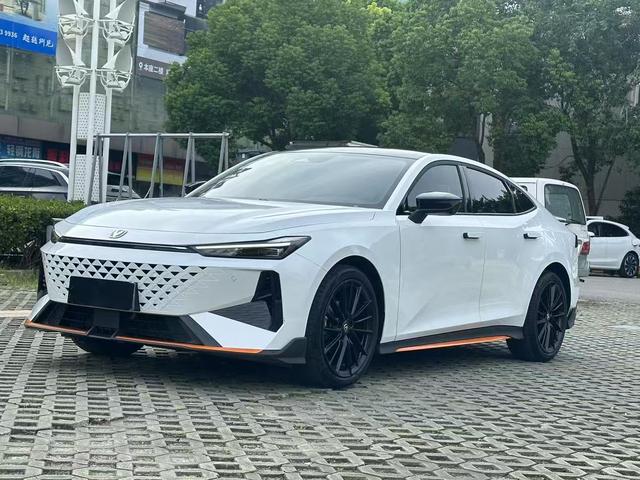 Changan UNI-V 2024 1.5T Premium Sports Type