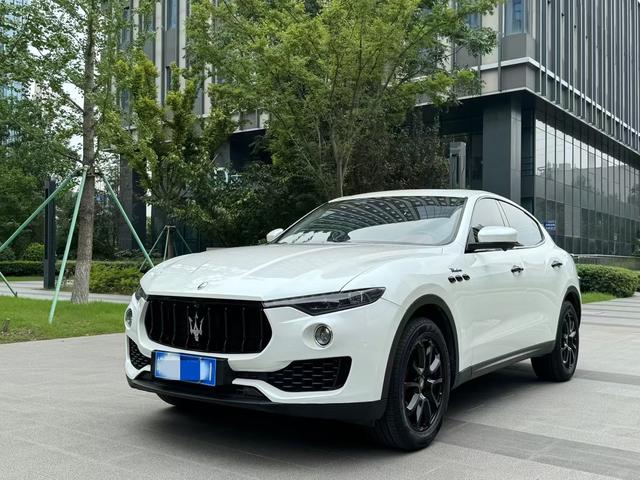 Levante 2018 3.0T 350Hp Standard Edition