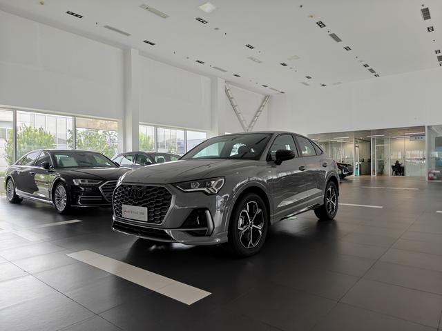 Audi Q3 Sportback 2024 model 40 TFSI fashion type