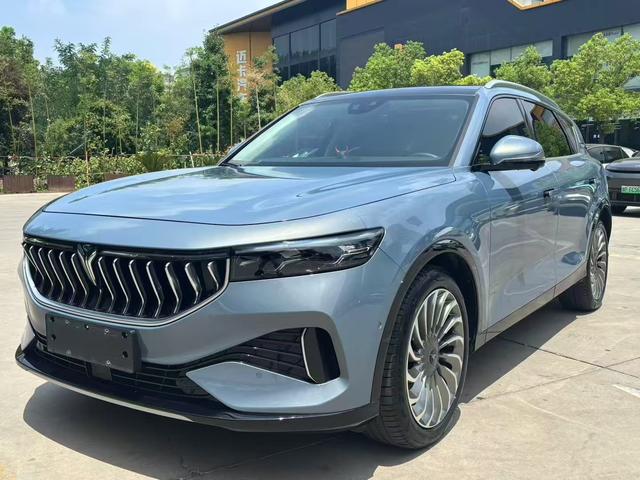 Arcturus FREE 2021 4WD Standard Extended Range Exclusive Luxury Package
