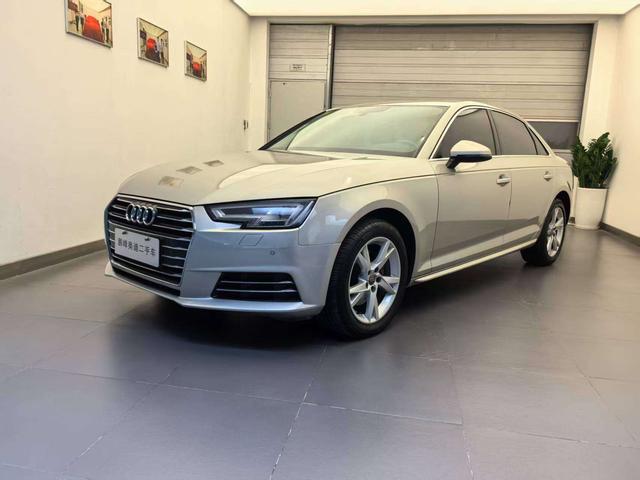 Audi A4L 2018 30th anniversary model 40 TFSI aggressive type