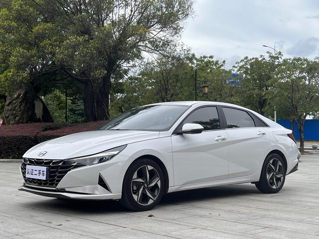 Elantra 2023 1.5L CVT LUX Premium