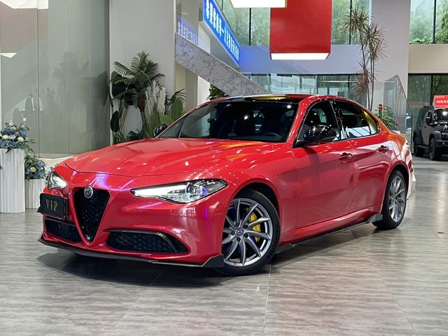 Giulia Giulia 2019 2.0T 280HP Luxury Edition