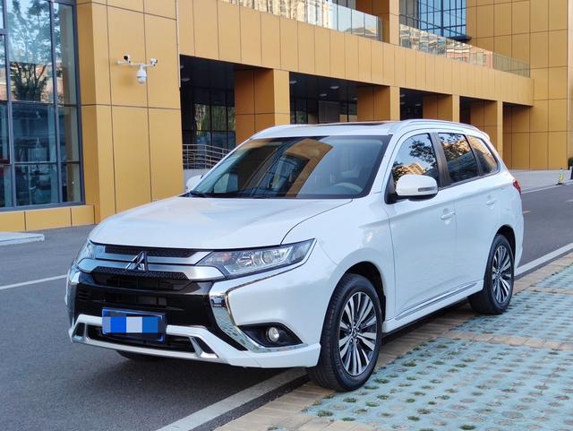 Outlander 2021 Modified 2.0L 2WD Premium 5-Seater