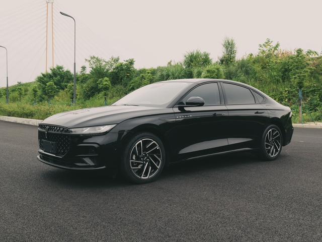 Lincoln Z 2022 facelift i Enjoy Zunya Edition